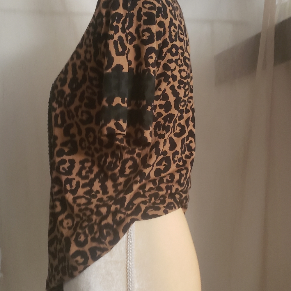 Guess Leopard Print "81" Stamped Tunic short sleeve  XSmall Preloved Viintage - Picture 11 of 16